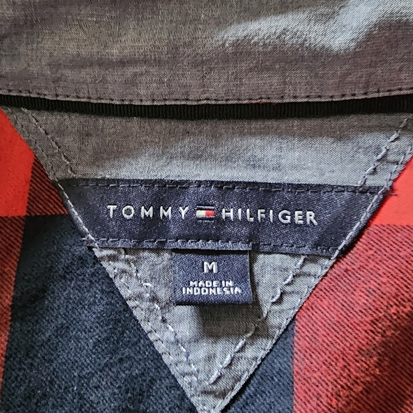 Tommy Hilfiger Red Plaid Flannel Shirt Long Sleeves Women's Size Medium - Picture 12 of 14